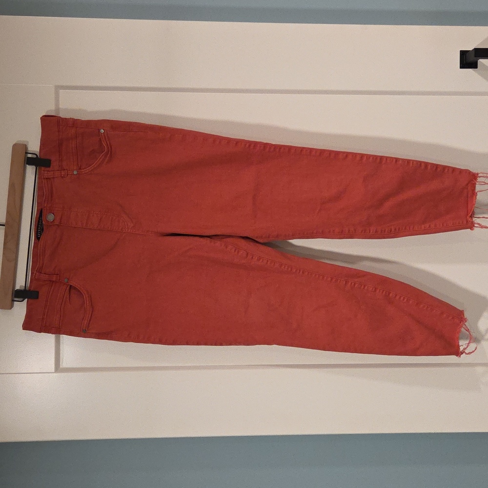 Liverpool Crop Jeans Distressed Hems Rust Color Size 16/33